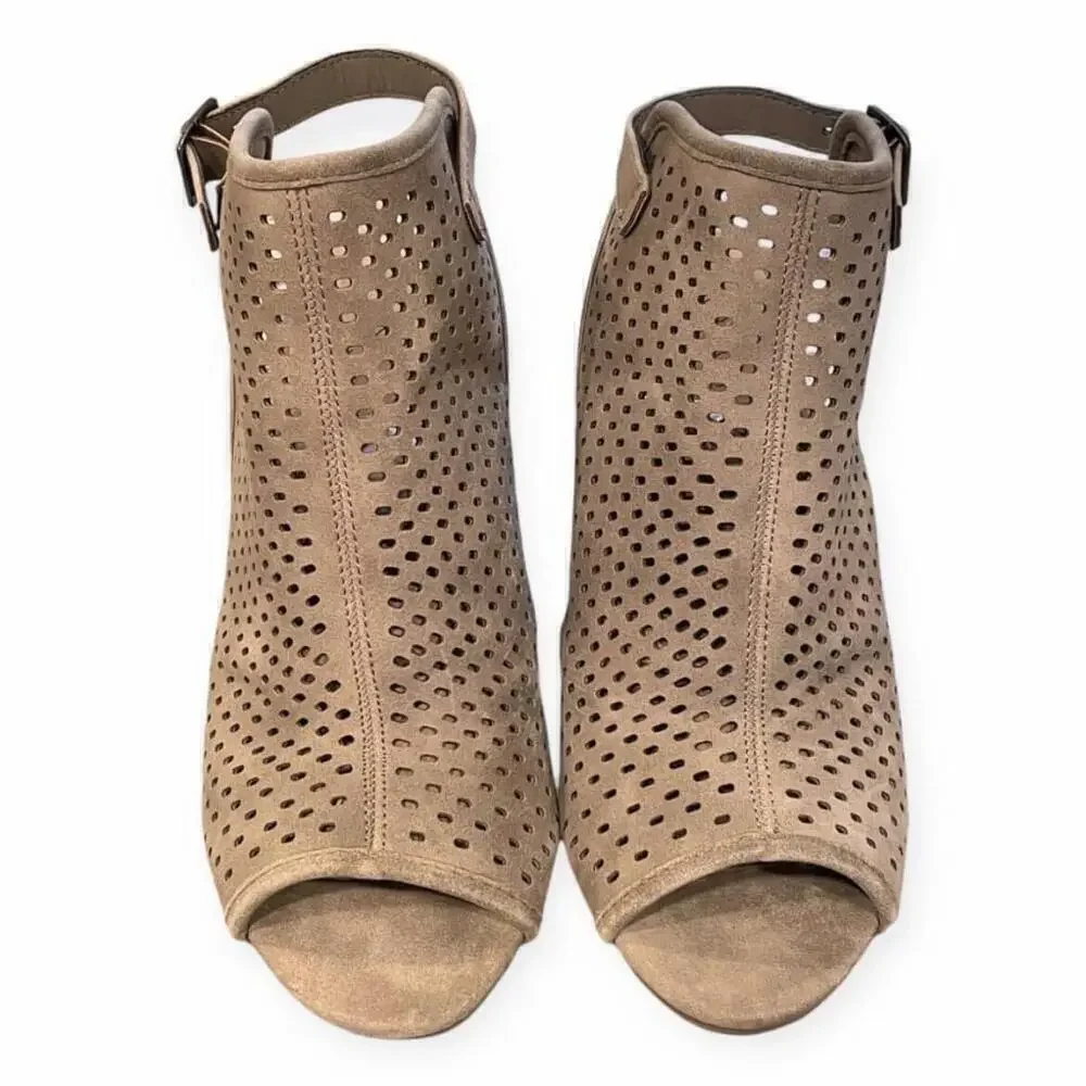 Coconuts by Matisse Womens 7.5 Sandals Perforated Peep Toe Slingback Wedge Heel